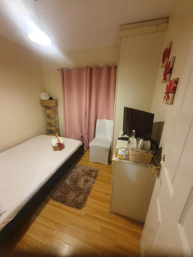 Double Size And Single Room In Barking Barking  Exterior foto