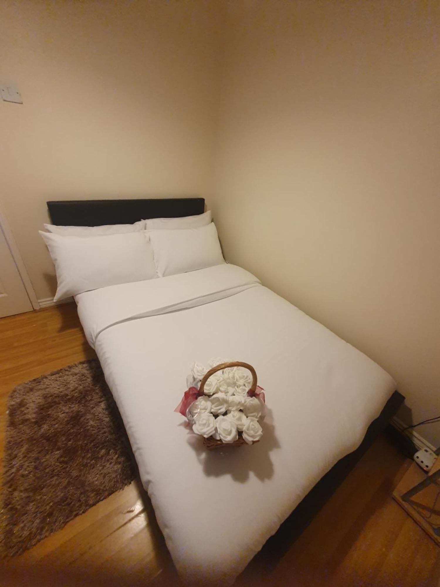 Double Size And Single Room In Barking Barking  Exterior foto