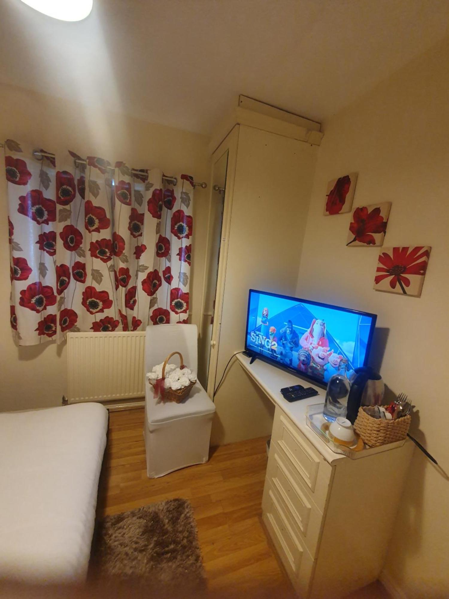 Double Size And Single Room In Barking Barking  Exterior foto